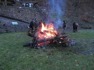 Mit Fackeln unterwegs