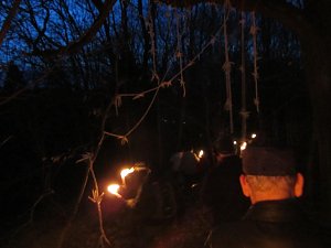 Mit Fackeln unterwegs