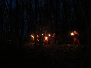 Mit Fackeln unterwegs