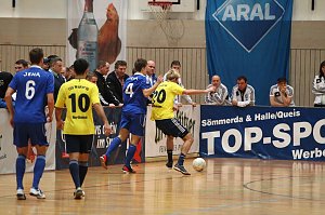 Fu&szlig;ballzauber unterm Hallendach