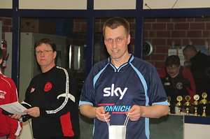 Turnier unterm Hallendach