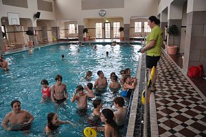 Mega Pool Party im Badehaus