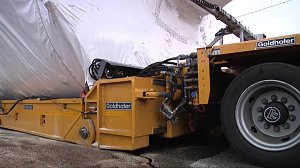 Schwerlasttransport liegengeblieben