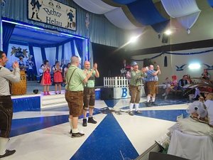 Blau-Wei&szlig; toppt den Ballermann (2)