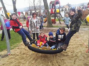 Spielgeräte feierlich eingeweiht