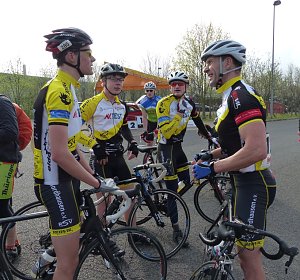 Erstes Rennen: Max, Phillip, Jens-Uwe u. Jurij nach dem Rennen