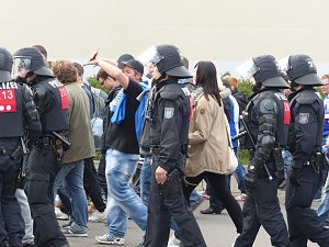 Und tsch&uuml;ss