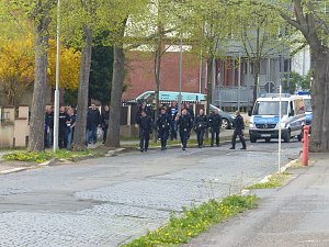 Und tsch&uuml;ss