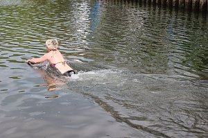 K&uuml;hl beim Anbaden