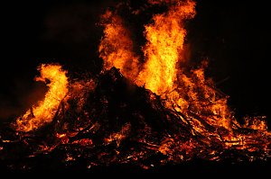 Osterfeuer in Nordhausen Nord