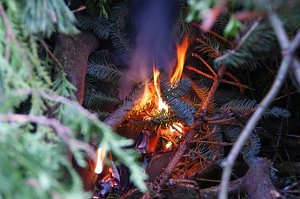 Osterfeuer in Obergebra