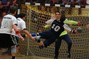 Krimi in der Ballspielhalle