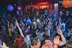 Konfetti-Party im Sax