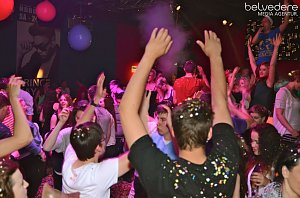 Konfetti-Party im Sax