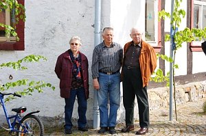 Maibaum in Obergebra gesetzt