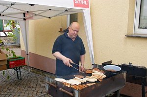 Maibaum in Obergebra gesetzt