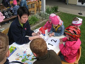 Mit Kindern ge&uuml;bt