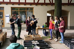 B&uuml;chermarkt des KILA auf dem Blasiikirchplatz