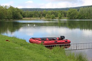 Erste Badeg&auml;ste am Bebraer Teich