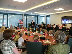 Spenden&uuml;bergabe in der Kreissparkasse
