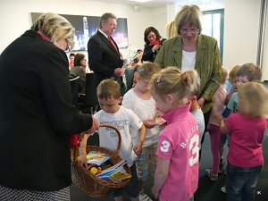 Spenden&uuml;bergabe in der Kreissparkasse