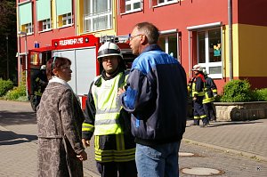 Feuerwehr&uuml;bung an Hentrich-Schule