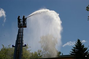 Feuerwehr&uuml;bung an Hentrich-Schule
