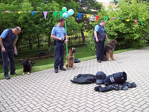 Hundestaffel zu Besuch in Niedersachswerfen