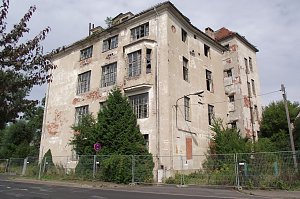 F&auml;llt die Ruine der Kaffeer&ouml;sterei noch 2014? Erstmals war 2012 der Abriss vorgesehen. Dann waren f&uuml;r Ende 2013 die F&ouml;rdermittel in Aussicht gestellt. Jetzt wieder. F&uuml;r 2014.