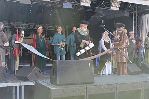 Fortsetzung mit Markttreiben