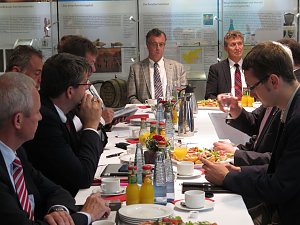 &Uuml;ber Zusammenarbeit gesprochen