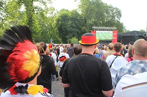 Erstes Public Viewing im Parkschloss