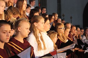 Auftritt der Ch&ouml;re im Dom