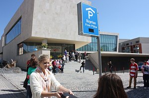 B&uuml;cherkette zum Umzug der Bibliothek