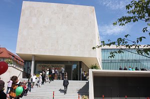 B&uuml;cherkette zum Umzug der Bibliothek