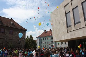 B&uuml;cherkette zum Umzug der Bibliothek