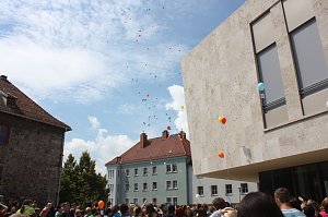B&uuml;cherkette zum Umzug der Bibliothek