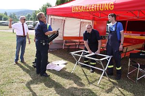 Gemeinsame Übung am Stausee