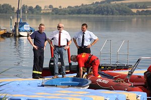 Gemeinsame Übung am Stausee