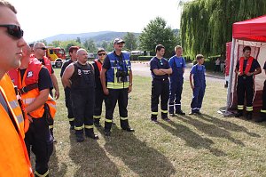 Gemeinsame Übung am Stausee