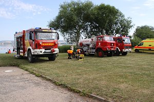 Gemeinsame Übung am Stausee
