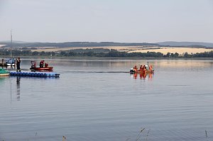Gemeinsame Übung am Stausee