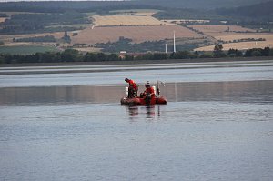 Gemeinsame Übung am Stausee
