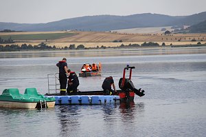 Gemeinsame Übung am Stausee