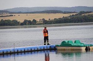 Gemeinsame Übung am Stausee