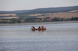 Gemeinsame Übung am Stausee