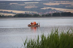 Gemeinsame Übung am Stausee