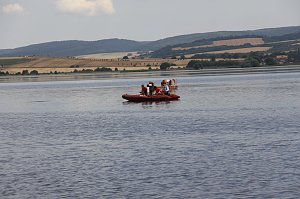 Gemeinsame Übung am Stausee