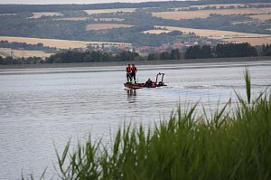 Gemeinsame Übung am Stausee