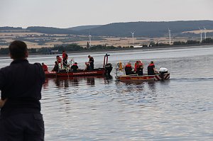 Gemeinsame Übung am Stausee